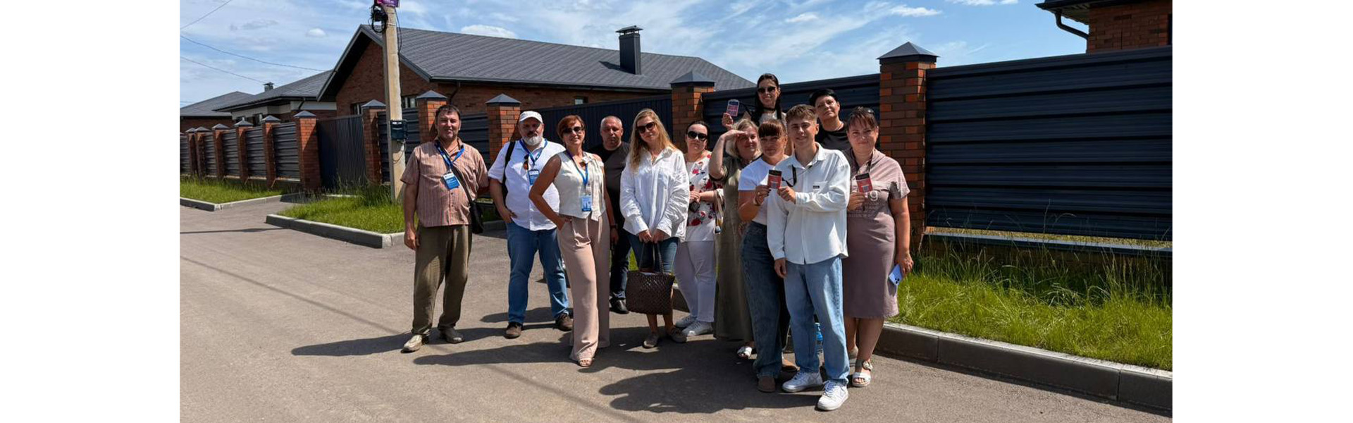 Команда "КРАЙНОВ недвижимость" на экскурсии по коттеджным посёлкам от ЦЗН "Высота"